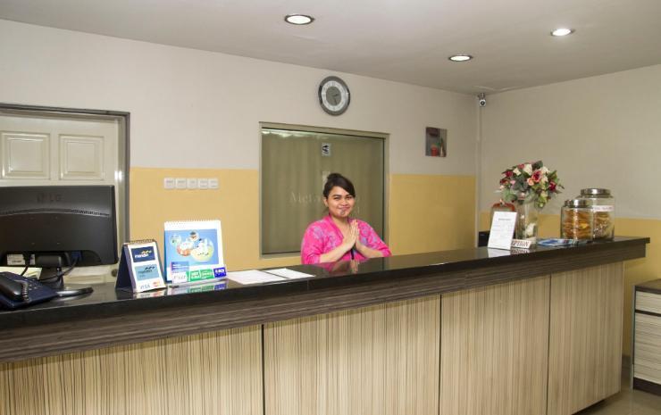 Hotel Metropolitan Inn Manado Exterior photo